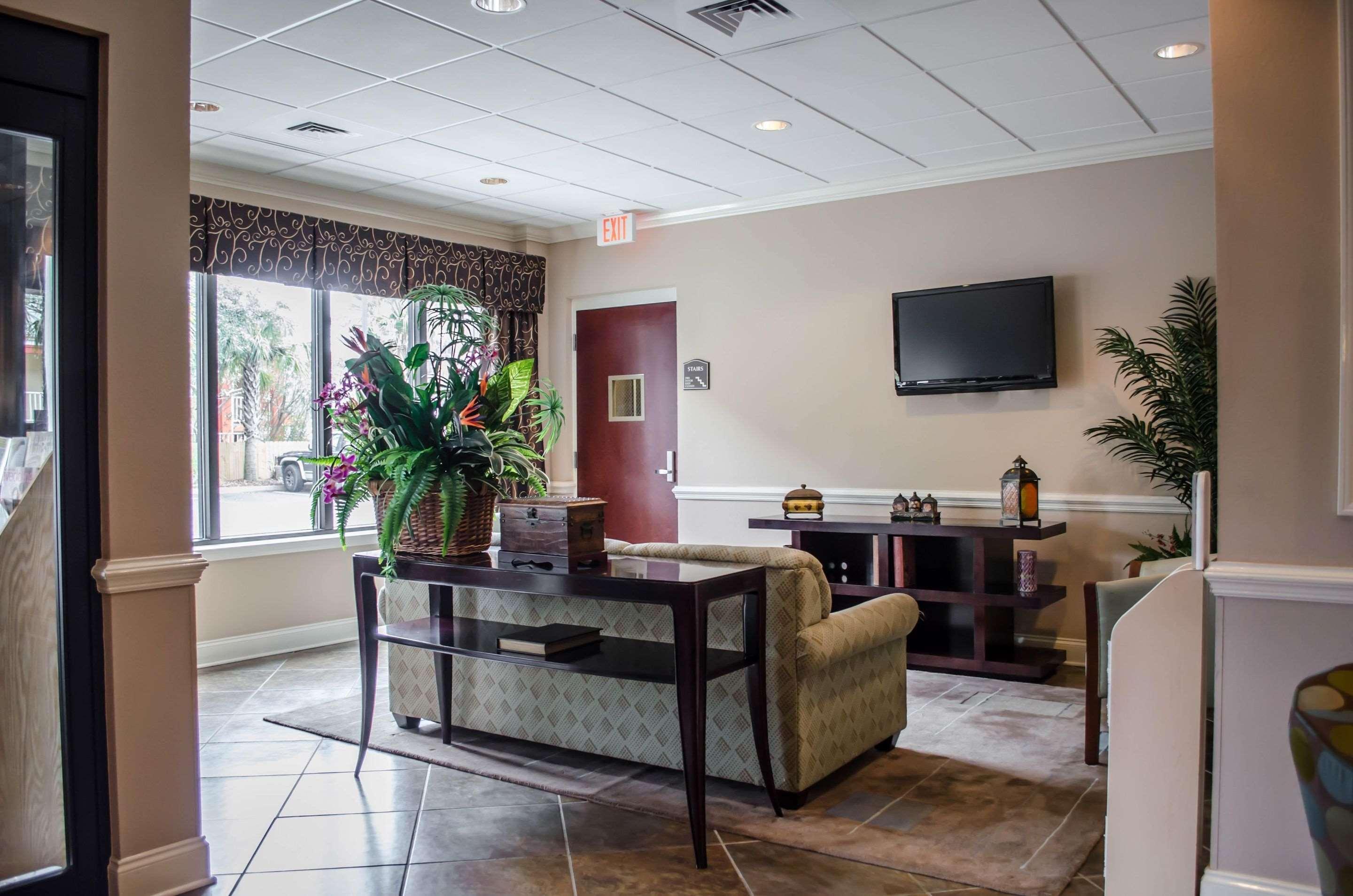 Comfort Inn & Suites Fort Walton Beach Exterior photo